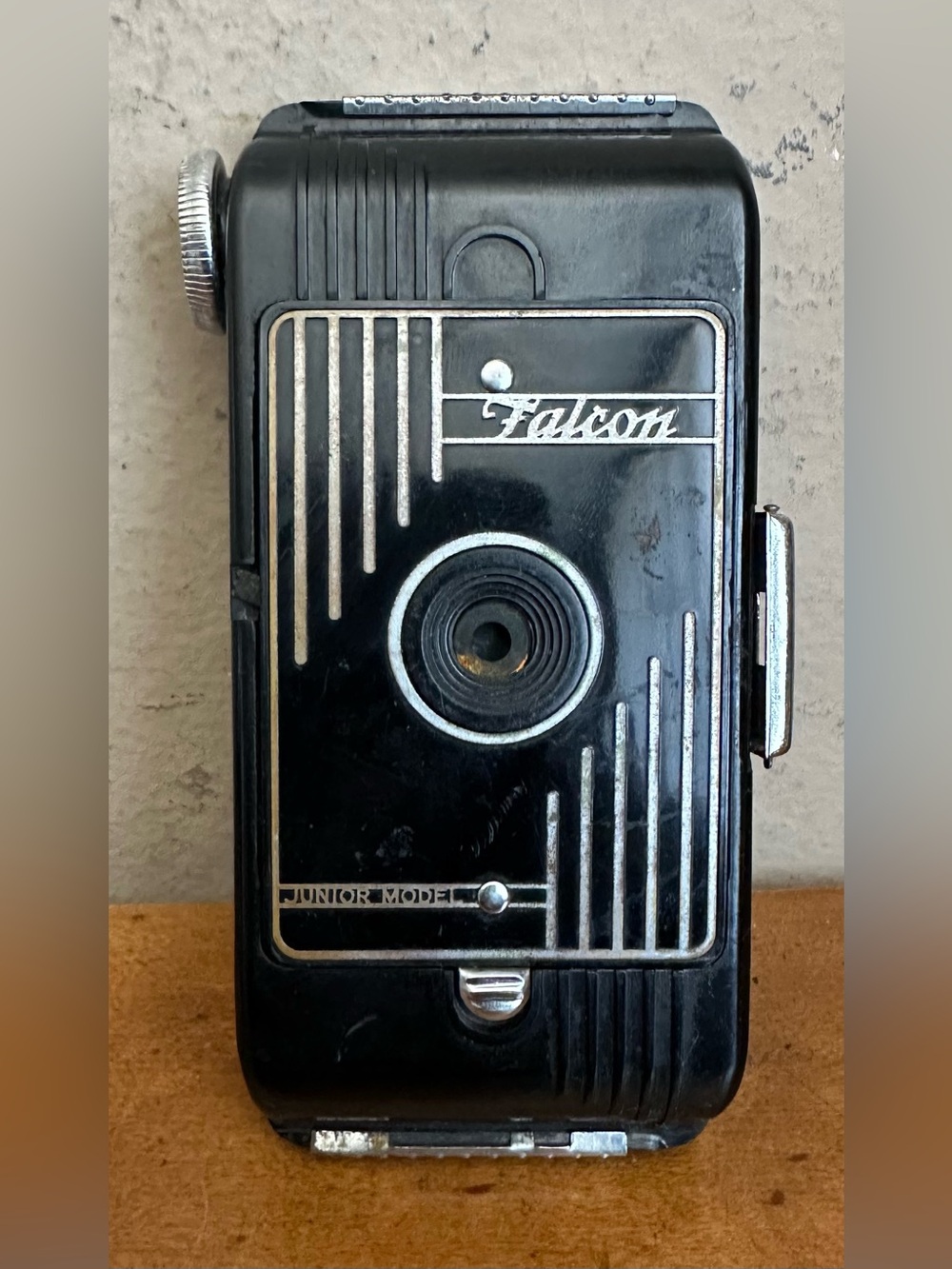 Vintage Falcon Junior Model Bakelite Shutter Folding Compact Camera USA